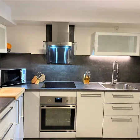 Alice Wackernheim Apartman *